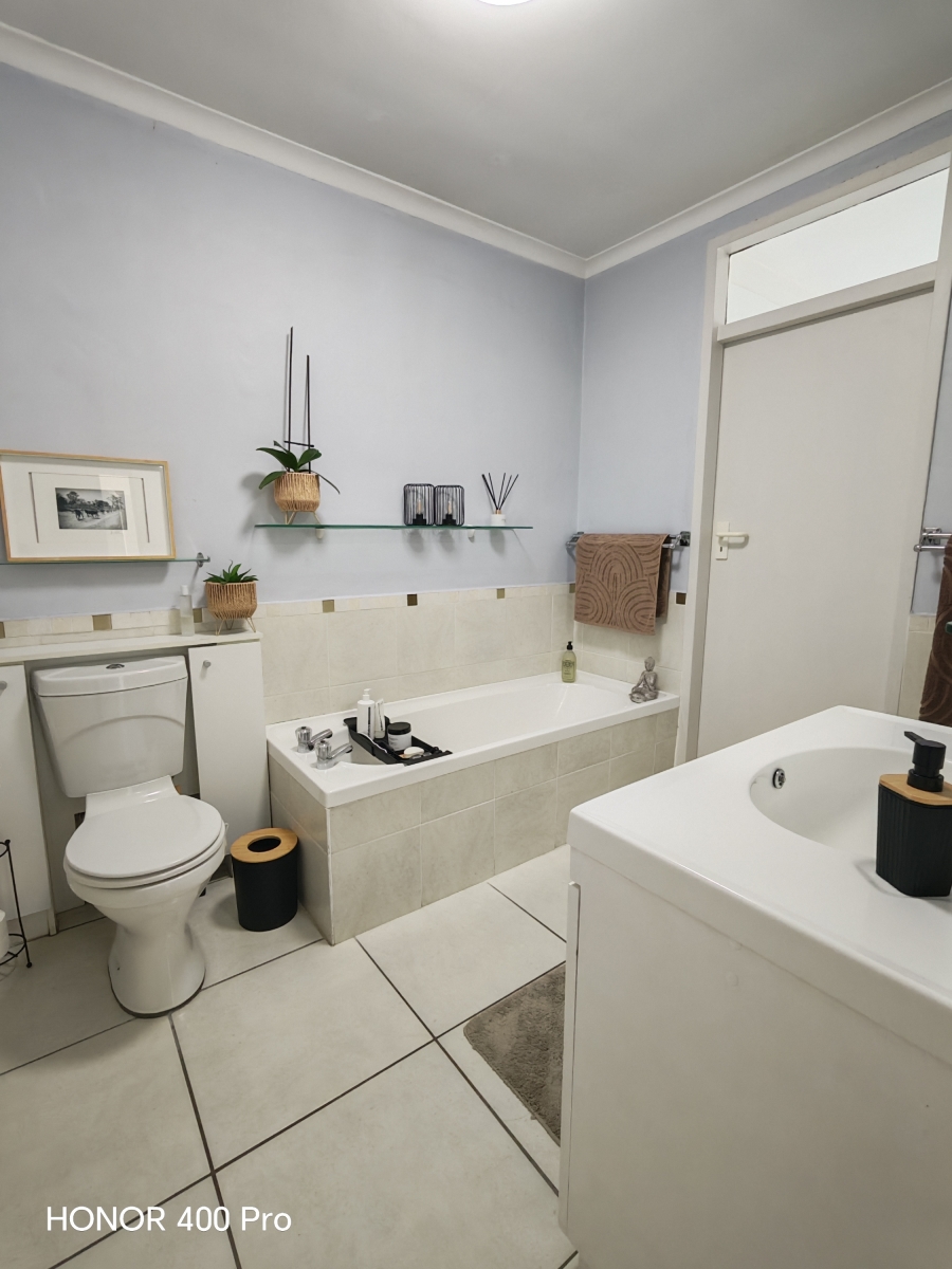 2 Bedroom Property for Sale in Beachfront Western Cape